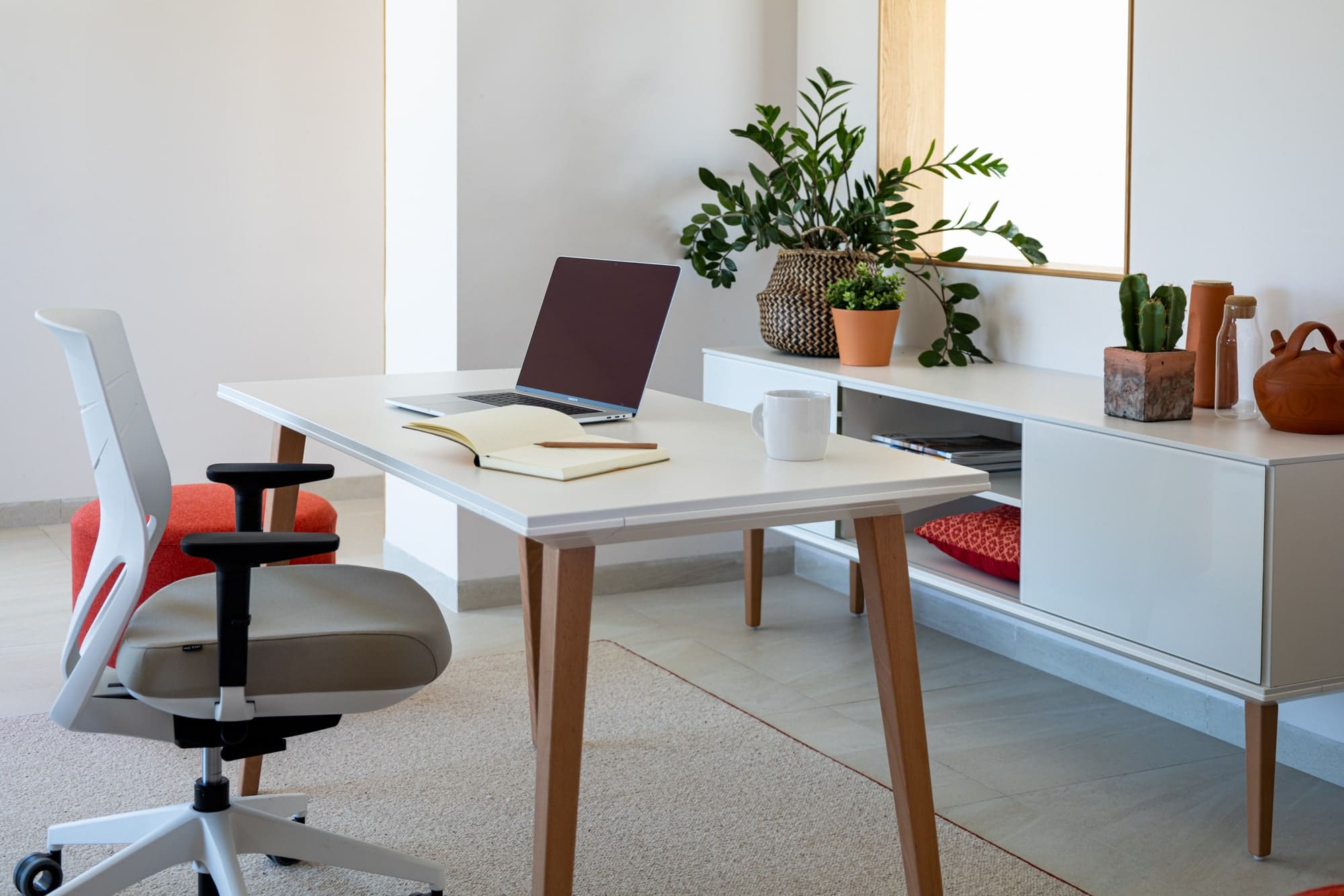 Qué muebles son imprescindibles para tu oficina?